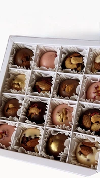 Подарочный набор крафтовых конфет RO.KO chocolate из бельгийского шоколада 300 г