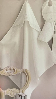 Детское полотенце Blumarine с капюшоном и стразами хлопок 75х75 белое Италия (8021564327534)
