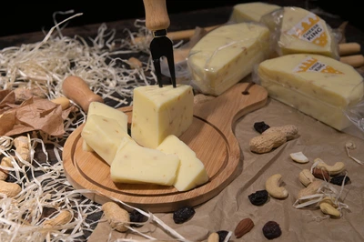 Сир Сулугуні горіх (вакуум) CheeseLiss 1 кг