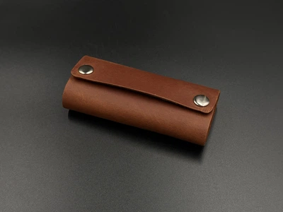 Ключница-книжка из натуральной кожи на кнопках с карабинами внутри для ключей 6х10.5 см Коричневый (KLH-3001-2)