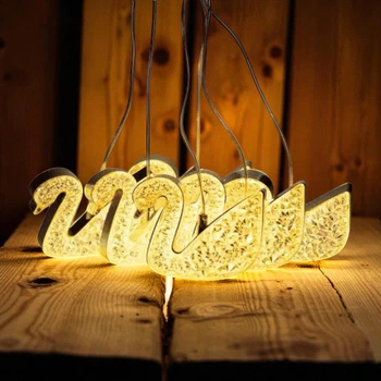 Сетевая LED гирлянда штора с объемными фигурами лебедей Сваровски длиной 3 метра 6 ламп новогодняя гирлянда-штора Лебеди для украшения детской спальни и дома Теплый желтый