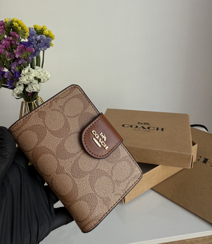 Кошелек coach medium corner zip wallet коричневий натуральная кожа + подарочная упаковка