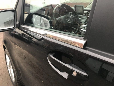 Mercedes Vito/V-Class W447 (2014 та пізніше) - Нижні молдинги скла з нержавіючої сталі Carmos - 2 шт.