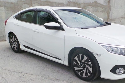Чорні молдинги Honda Civic Sedan X (2016-2021) - комплект з 4 штук