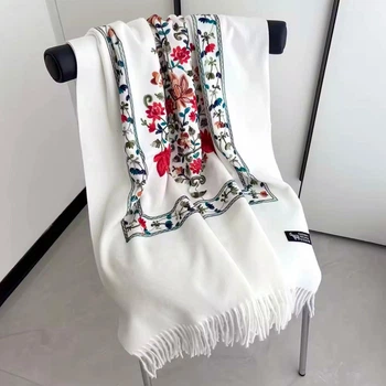 Жіночий зимовий кашеміровий шарф палантин Boutique embroidery з вишивкою 190х72см Білий