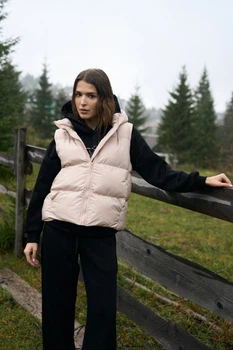 Жилет на застібці з кишенями у швах Wear me XS/S Бежевий (6_25_67_15719)
