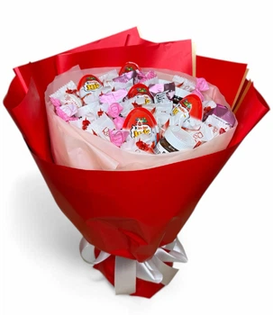 Букет из конфет "Kinder & Raffaello Delight"