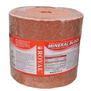 Кормова добавка ROYAL Соляний лизунець з мінералами MINERAL BLOC 5 кг
