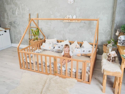 Детский деревянный манеж-кровать домик Монтессори BUSY WOOD напольная Модель 6 200х140 см натуральное дерево
