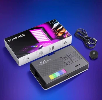 M140RGB Відеосвітло 7,5 Вт RGB-світло, 2700K–6500K, 96+42 LED, регульована яскравість, вбудований акумулятор.