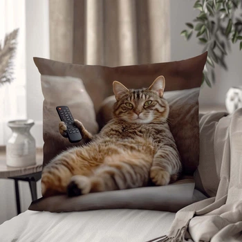 Декоративная подушка для интерьера на тему «Коты Cats» 45 х 45 см 1325445UA