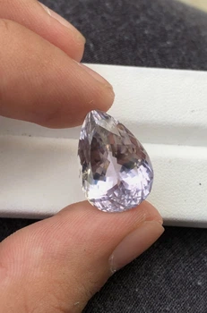 Натуральный Крупный Кунцит (Сподумен) 19Сt. 19.5 x 13.4 x 10.8mm
