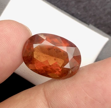 Натуральный Турмалин Рубеллит 13 карат 18 x 13 x 8mm