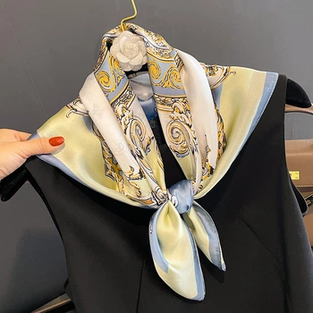 Хустка Lea Palanti "Арабеска" блакитна 70х70 см