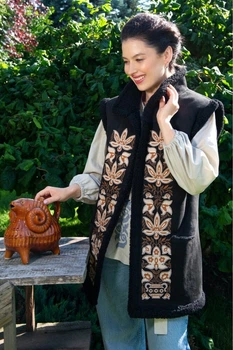 Жіночий кожух етно з екодубляжу з вишивкою SEAM MKSMV141-925 - 44, Чорний