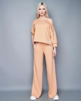 Женский костюм из трикотажа Poliit 7304 бежевый 36