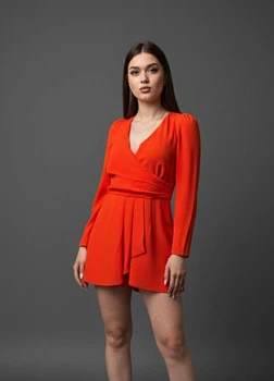 Жіночий комбінезон з шортами і глибоким декольте однотонний River Island Червоний 18151 S (укр 42-44)