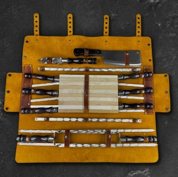 Набір шампурів VIKING CREATE Тигнармен в рудій шкірі (LC-044)