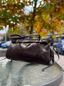Женская сумка Prada Medium Leather Handbag Chocolate из лакированной кожи 32×18×10 см