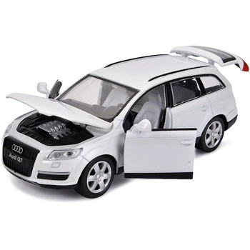 Металева модель Audi Q7 1:32 Автопром – світлові та звукові ефекти, відкривання дверей, детальний дизайн