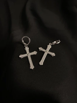 Сережки Хрестики з камінчиками круглий замок срібного кольору 36114 One Size