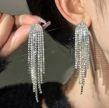 Серьги бижутерия Удлиненные вечерние в стразах Fashion jewelry Серебристые
