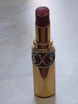 Помада для губ Yves Saint Laurent YSL Rouge Volupte Shine 83. Без коробки.