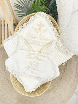 Утепленная крыжма для девочки Family Tradition велюровая махра плюш с вышивкой и кружевом 100х100 см айвори Крылья надежды