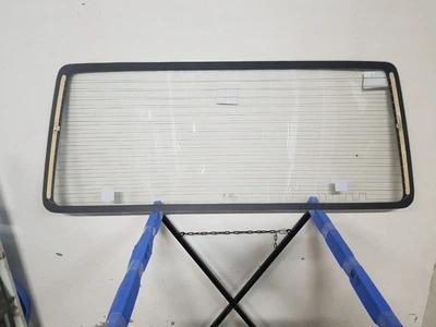Заднє скло VW Transporter 1991-2003 Pilkington 6916000