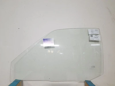 Скло передньої двері ліве Nissan NP300 1997-2004 Safe Glass Factory 24755300
