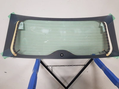 Заднє скло Ford Fusion 2002-2012 Pilkington 15729000