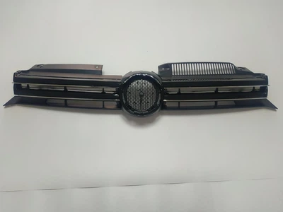Решетка радиатора AVTM Volkswagen Golf 09-12 6 закрытая черная хром Фольксваген Гольф АМ0037807