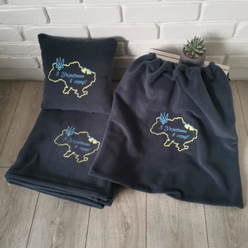 Набір плед та подушка "З Україною в серці" 150×145 см, 30×30 см Чорний (УК 777)