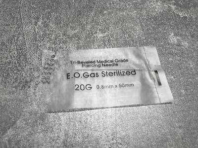Медицинская стерилизованная игла для пирсинга 20G (0.8мм x 50мм)