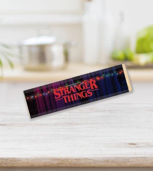 Наклейка на батончик - шоколадку "Очень странные дела. Stranger Things. Загадочные события", 11х10 см.
