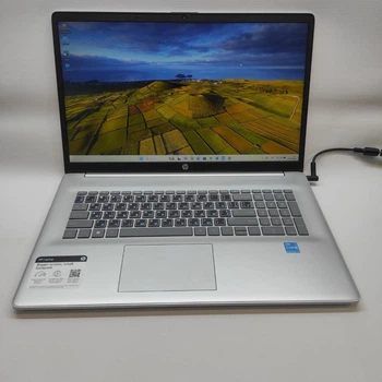 Офісний ноутбук HP 17-CN2123NR Intel UHD Graphics /процесор: Intel i3-1215U 4 ядрa 8 потоків 1.2 GHz Б/В