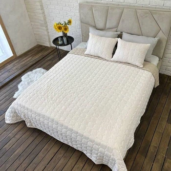 Покрывало стеганое с подушками Cappone 220x240 см Молочное