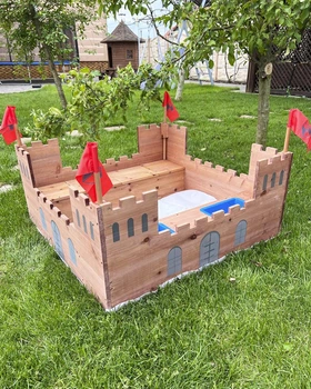 Детская песочница Playtive «Рыцарский замок» с сиденьями и башнями