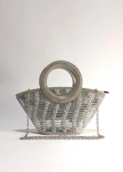 Сумка- трапеція вечірня зі стразами та скляною тасьмою срібляста Charm Chic 21-884