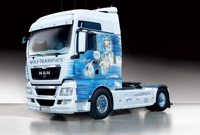 Збірна модель 1:24 вантажівка Man Tgx Xxl "Wolf Transporte" Italeri 3921