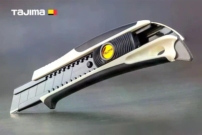 Ніж канцелярський TAJIMA DORAFIN 18 мм з автоматичним фіксатором DFC-L560W для будівництва (1101-2000)