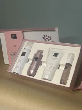 Подарунковий набір доглядової косметики Rituals S Sakura