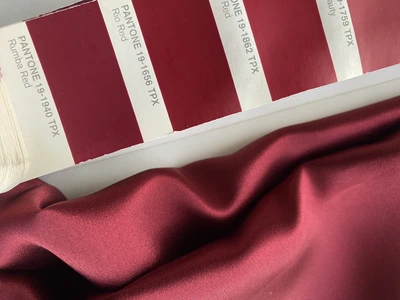 Натуральний 100% важкий шовк Mulberry 22mm атласного переплетення колір Rumba Red 95г/м2 140см