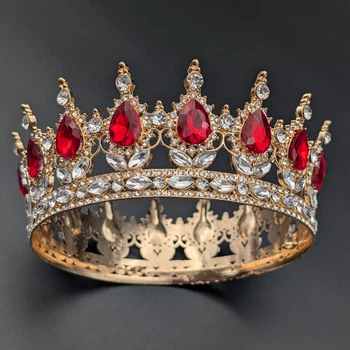 Золотая корона на торт с красными камушками. 12.5 см диаметр