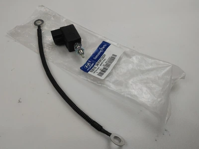 Датчик включения тормоза (педали) Santa Fe, Sonata, Accent, Rio, Picanto, Ceed 4-pin, MOBIS (938103KRWCQQH)