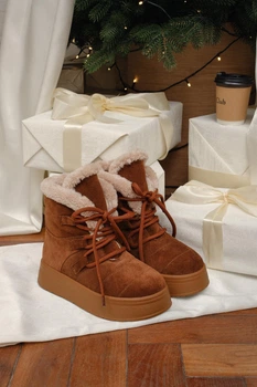 Женские высокие зимние угги PARADIZE SHOES из рыжей замши со шнуровкой и белой меховой опушкой на высокой подошве 36 размер (стелька 23,4 см)