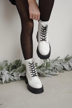 Жіночі високі демісезонні шкіряні черевики PARADIZE SHOES білого кольору з блискавкою та шнурівкою на чорній масивній підошві 40 розмір (устілка 26,8 см)