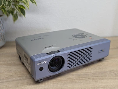 Проектор SANYO PLC-XU47 - Б/У