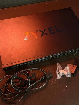 Коммутатор Zyxel XGS1935-52 новый 48 портов Gigabit Ethernet SFP+ Nebula