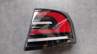 Ліхтар правий зовнішній Tesla Model S Plaid 1563721-00-C